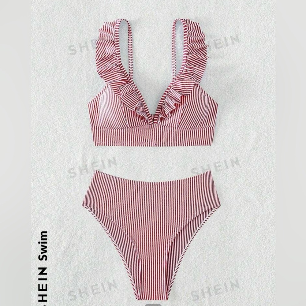 🌴Bikini set W/ruffle shoulder - Picture 3 of 5
